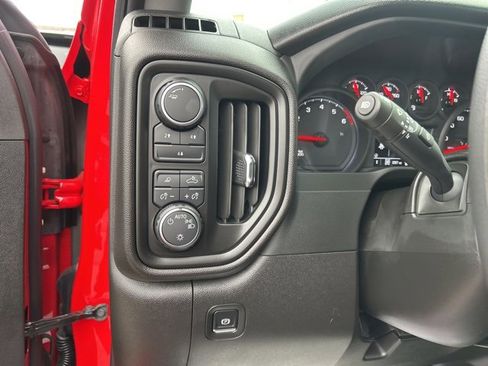 Used 2025 Chevrolet Silverado 2500 Custom w/ Custom Value Package image 17