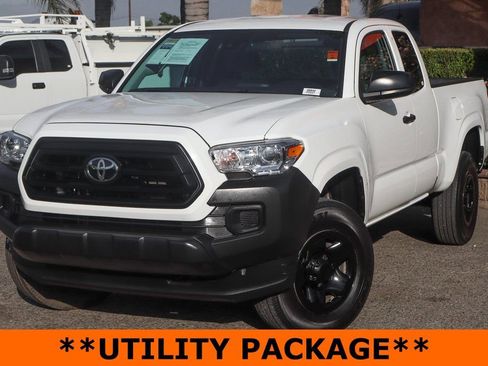 Used 2023 Toyota Tacoma SR image 4