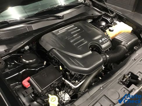 Used 2018 Chrysler 300 Touring w/ Sport Appearance Package image 40