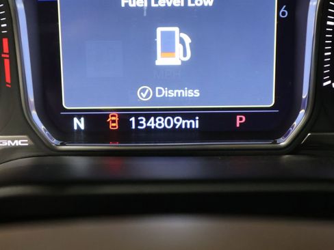 Used 2021 GMC Yukon Denali w/ Denali Premium Package AWD/4WD image 42