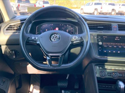 Used 2019 Volkswagen Tiguan SEL Premium image 5