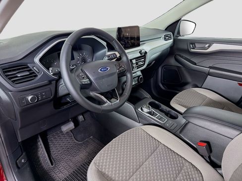 Used 2022 Ford Escape SE w/ SE Sport Appearance Package image 10