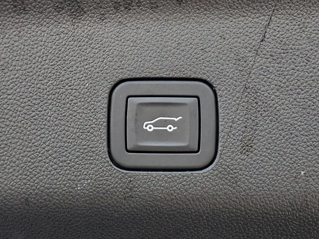 Used 2026 Chevrolet Suburban RST AWD/4WD image 32