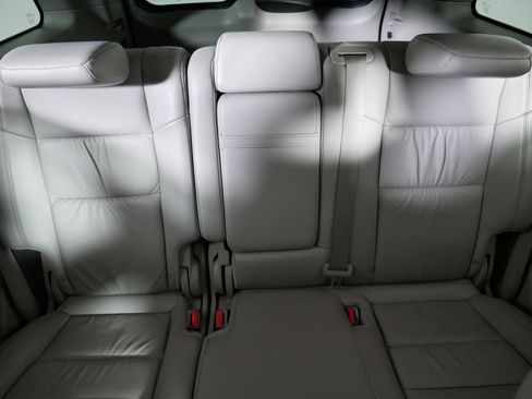 Used 2011 Jeep Grand Cherokee Laredo AWD/4WD image 13