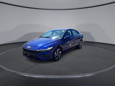 New 2026 Hyundai Elantra Limited FWD image 3