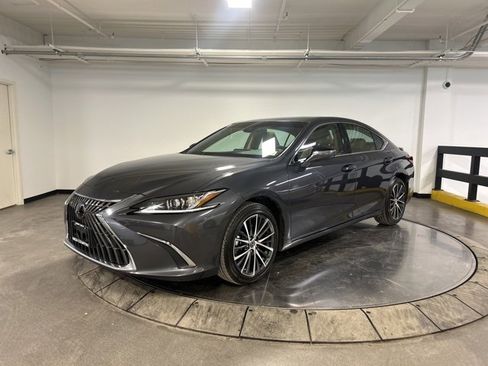 Used 2025 Lexus ES 350 w/ Premium Package image 4