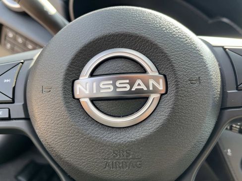 Used 2024 Nissan Versa S w/ S Plus Package image 27