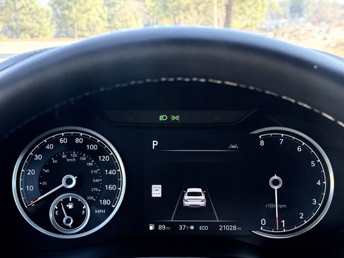 Used 2025 Genesis G70 2.5T image 27