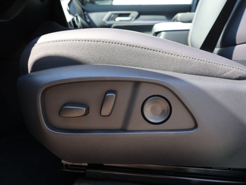 New 2027 GMC Terrain Elevation w/ Elevation Premium Package AWD/4WD image 23