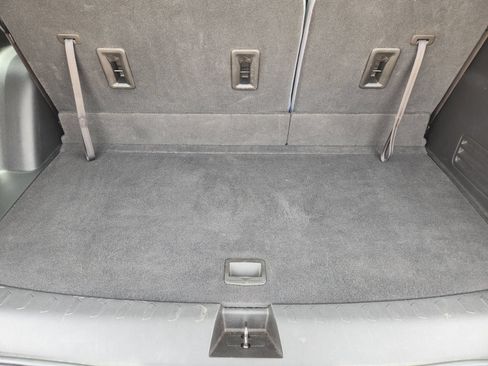 Used 2020 Chevrolet Traverse LT FWD image 37