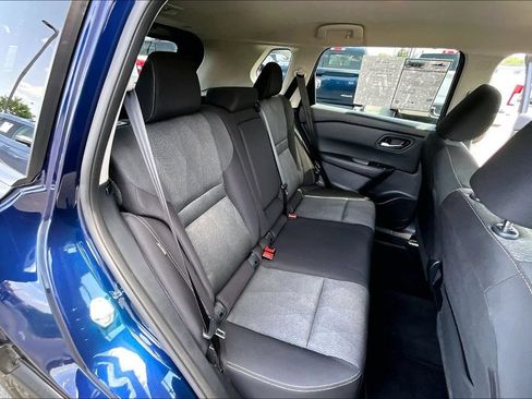 Used 2025 Nissan Rogue SV FWD image 27