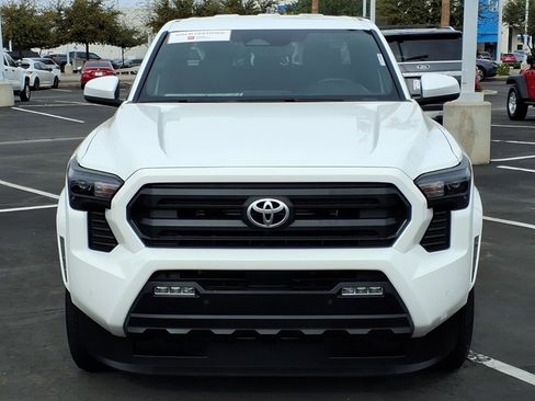 Certified 2025 Toyota Tacoma SR5 image 2