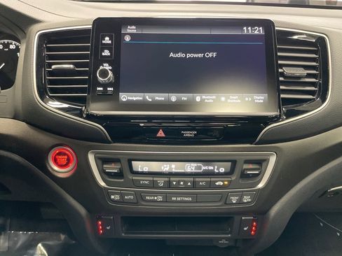 Used 2025 Honda Ridgeline TrailSport image 39