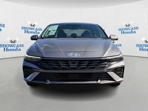 Used 2024 Hyundai Elantra Limited image 6