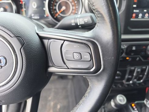 Used 2021 Jeep Gladiator Sport AWD/4WD image 30