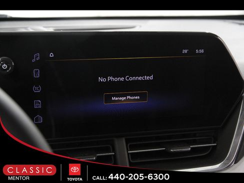 Used 2024 Chevrolet Trax LT w/ LT Convenience Package image 11