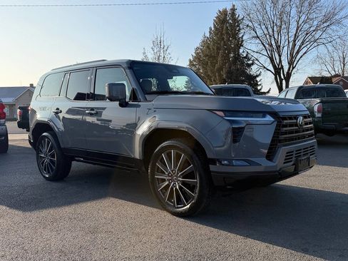 Used 2025 Lexus GX 550 image 23
