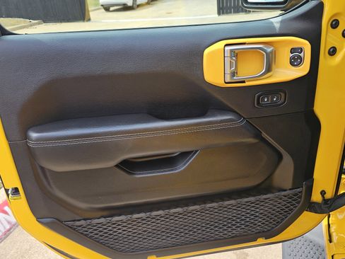 Used 2021 Jeep Wrangler Unlimited Sahara image 26