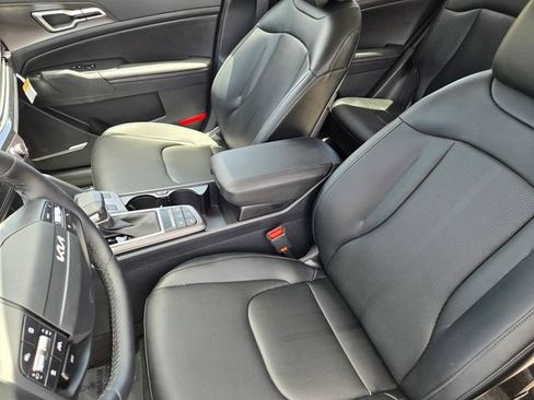 New 2026 Kia Sportage EX FWD image 17