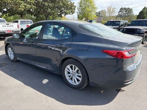 Used 2025 Toyota Camry LE image 5
