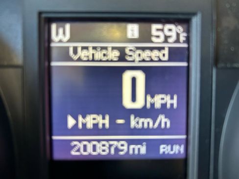 Used 2014 Chrysler Town & Country Touring-L w/ Driver Convenience Group image 19