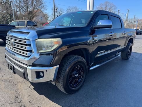 Used 2018 Toyota Tundra Limited w/ Limited Premium Package image 3