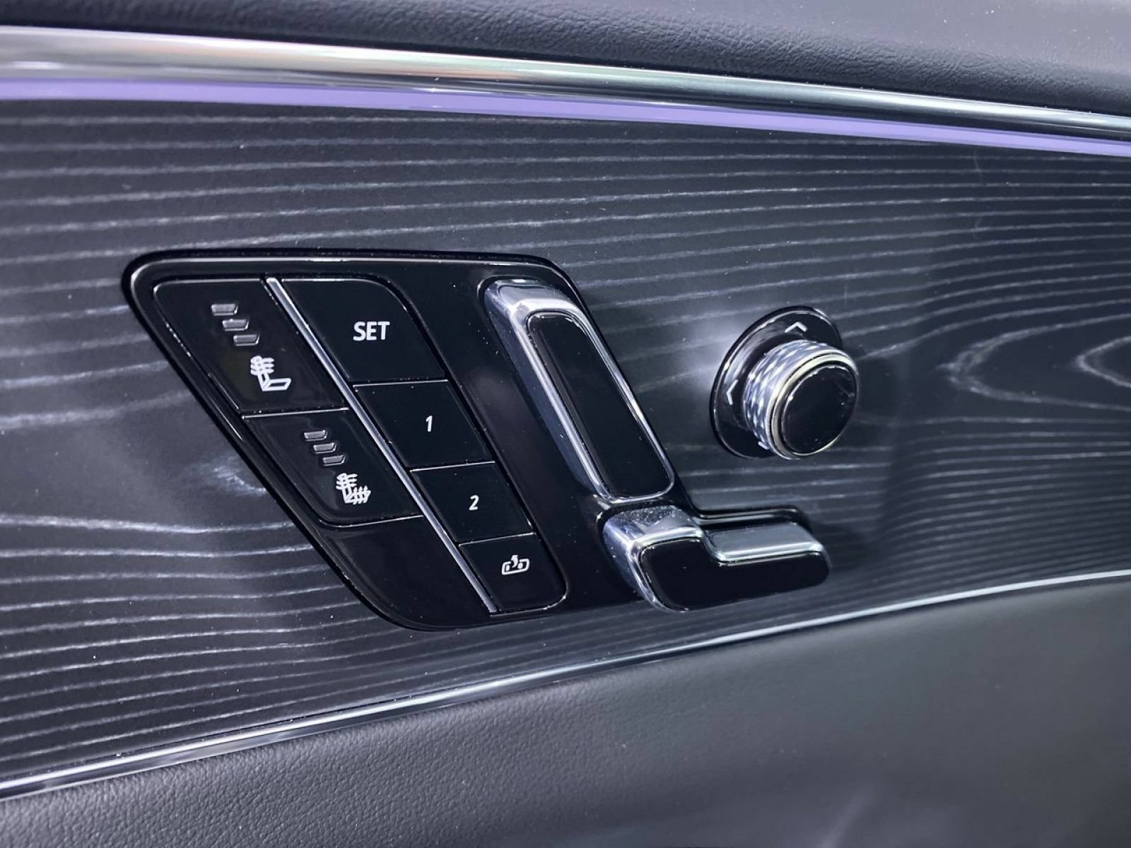 Certified 2024 Cadillac Lyriq Luxury RWD image 9