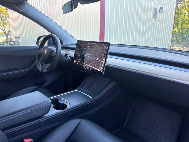 Used 2021 Tesla Model Y Long Range AWD/4WD image 20