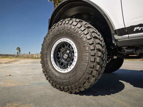 Used 2023 Ford Bronco Badlands w/ Sasquatch Package AWD/4WD image 18
