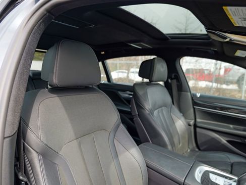 Used 2019 BMW 740i xDrive w/ Executive Package AWD/4WD image 38