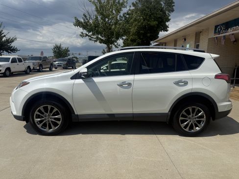 Used 2018 Toyota RAV4 Limited FWD image 4