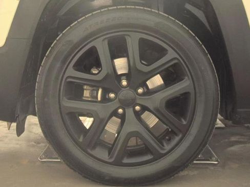 Used 2018 Jeep Renegade Altitude image 6