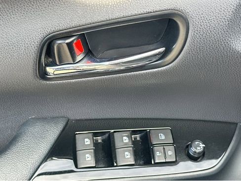 Used 2016 Toyota Prius Three Touring image 28