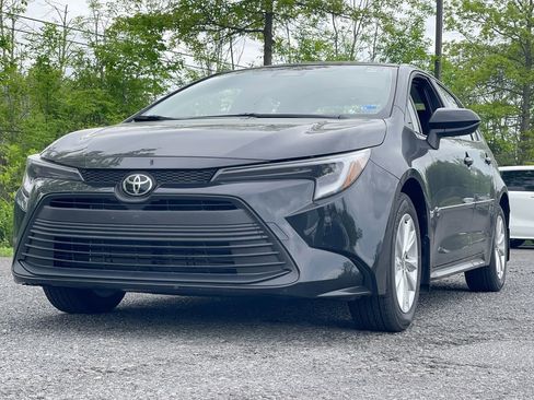 Used 2026 Toyota Corolla LE w/ LE Premium Package FWD image 2