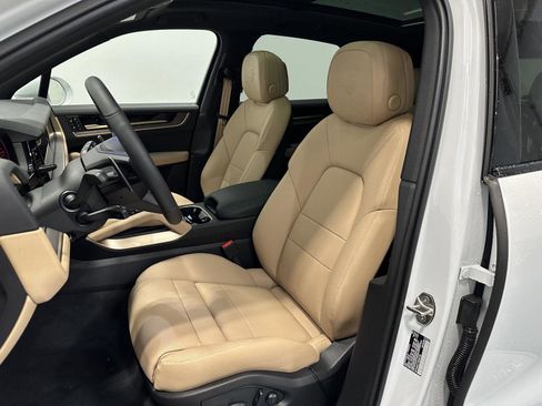 New 2026 Porsche Cayenne AWD/4WD image 5