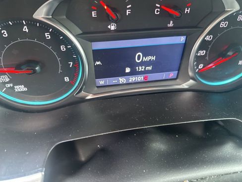 Used 2023 Chevrolet Traverse LT w/ Rear Camera Mirror Package image 2