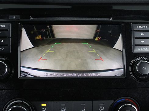 Used 2020 Nissan Rogue Sport S image 27