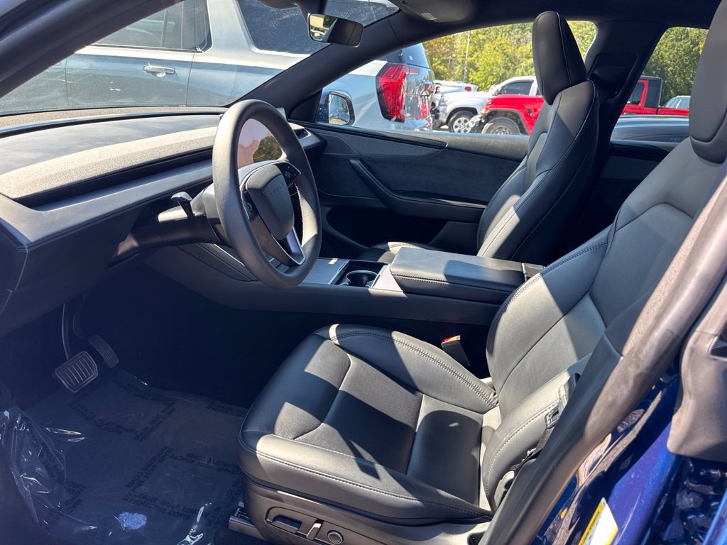 Used 2026 Tesla Model Y 2WD image 4