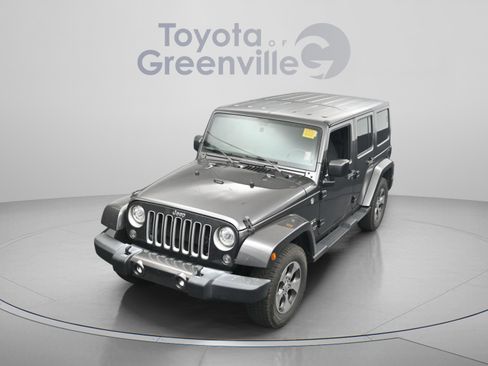 Used 2017 Jeep Wrangler Unlimited Sahara w/ Connectivity Group AWD/4WD image 24