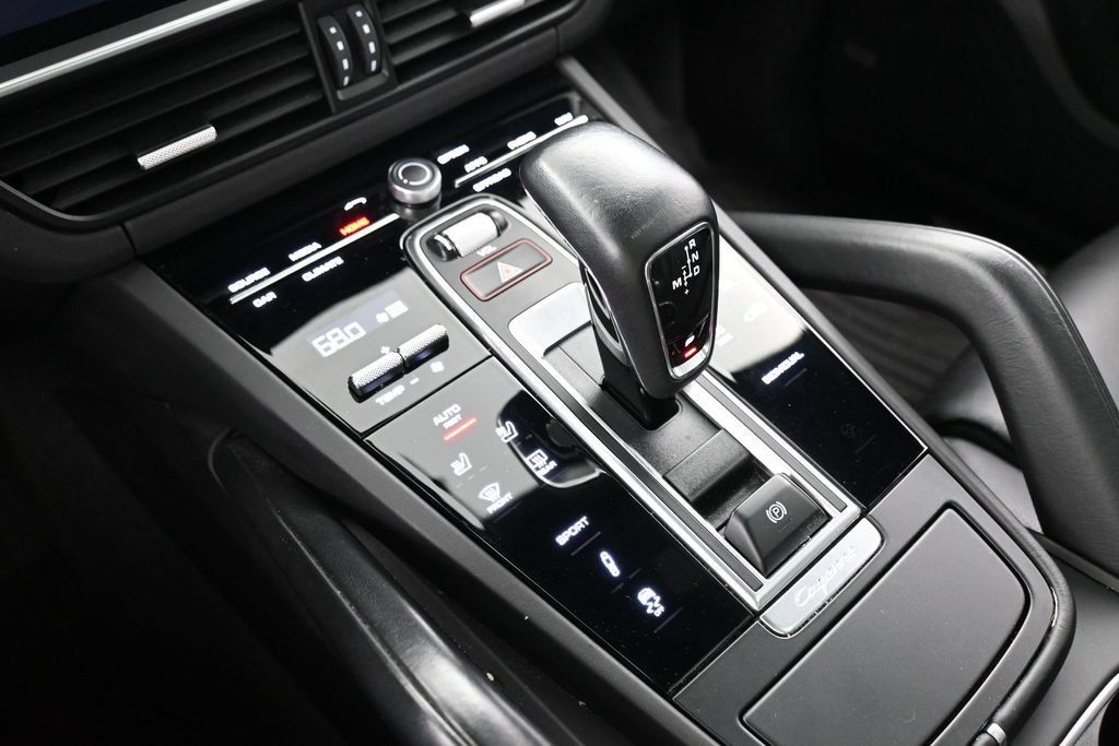 Certified 2023 Porsche Cayenne S Platinum AWD/4WD image 22