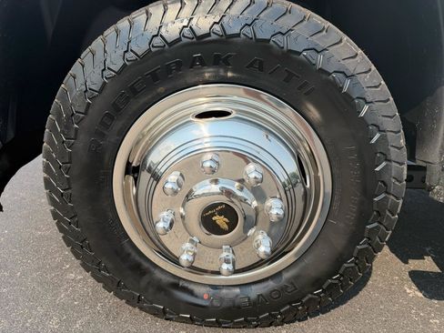 Used 2022 RAM 3500 Tradesman w/ Chrome Appearance Group AWD/4WD image 17