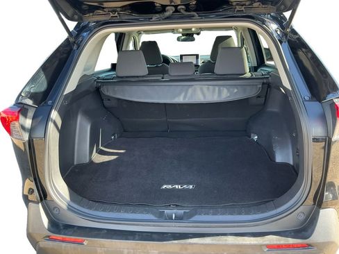 Used 2024 Toyota RAV4 XLE image 21