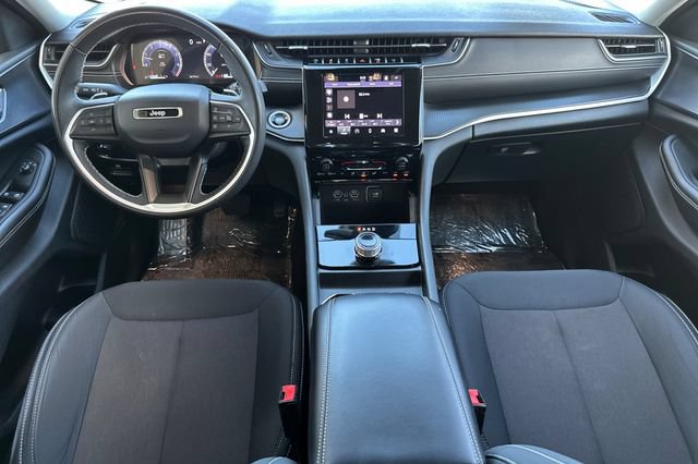 Certified 2023 Jeep Grand Cherokee Laredo RWD image 13