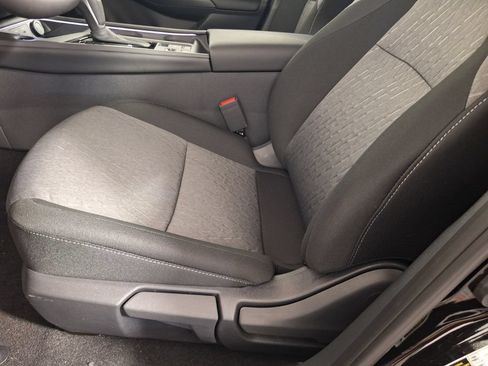 Used 2026 Nissan Sentra SV w/ SV Convenience Package FWD image 29