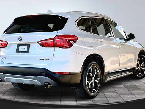 Used 2018 BMW X1 xDrive28i image 6