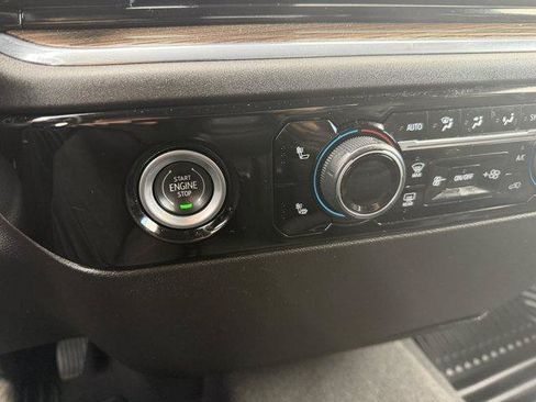 Used 2023 Chevrolet Silverado 1500 LT AWD/4WD image 8