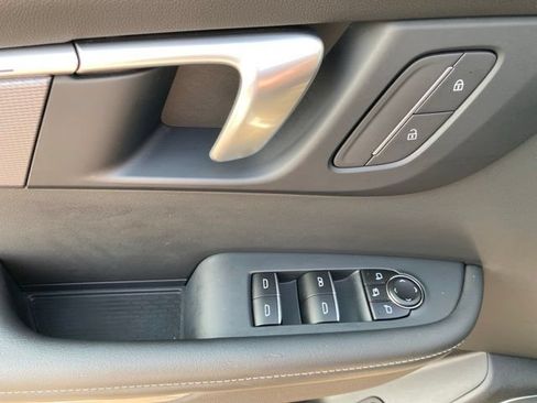 Used 2026 Buick Enclave Sport Touring AWD/4WD image 17