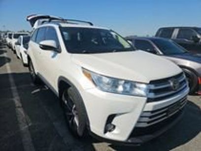 Used 2019 Toyota Highlander XLE