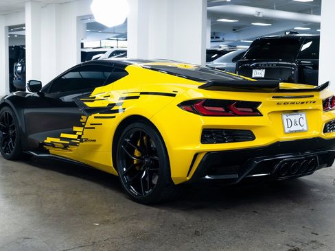 Used 2025 Chevrolet Corvette Z06 image 4