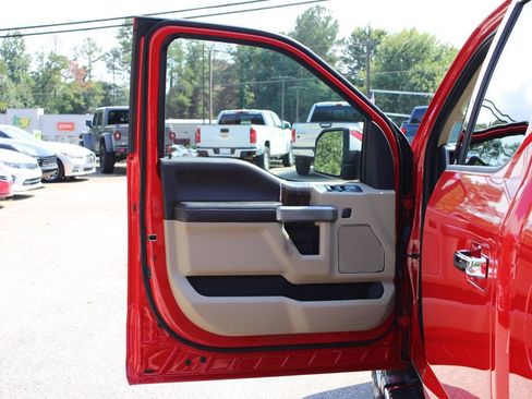 Used 2018 Ford F150 Lariat w/ Equipment Group 502A Luxury AWD/4WD image 12